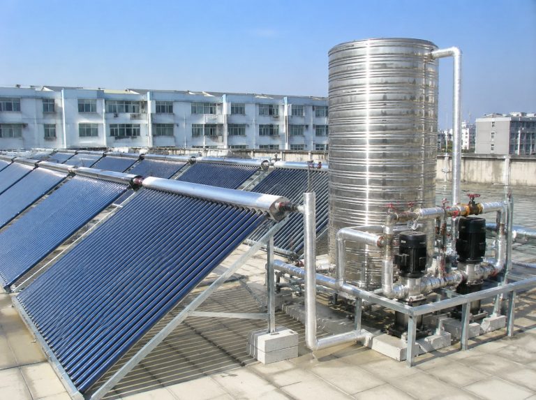 信丰县商用大容量真空管太阳能热水系统